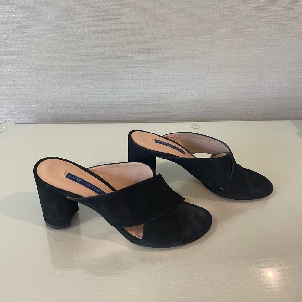 Stuart Weitzman slides Size 7 Like new.
